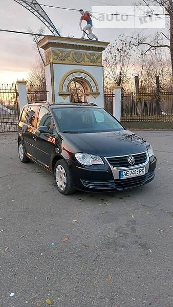 Минивэн Volkswagen Touran 2007 в Кривом Роге