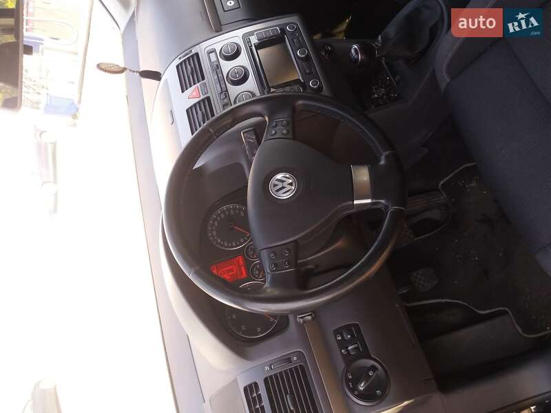 Мінівен Volkswagen Touran 2009 в Києві