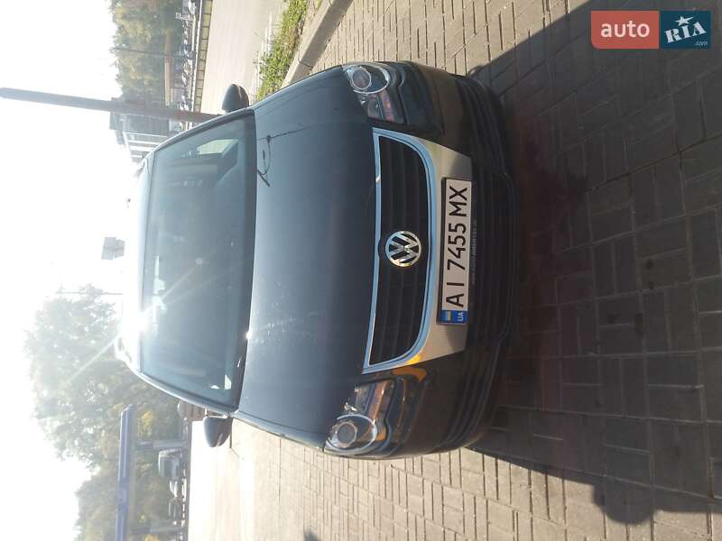 Мінівен Volkswagen Touran 2009 в Києві