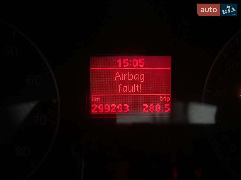 Мінівен Volkswagen Touran 2006 в Луцьку