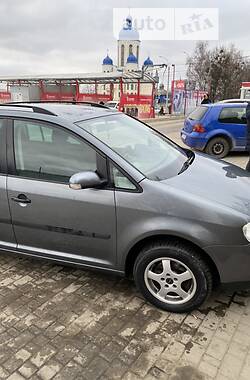 Минивэн Volkswagen Touran 2004 в 