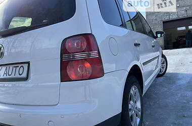 Минивэн Volkswagen Touran 2010 в Кременце