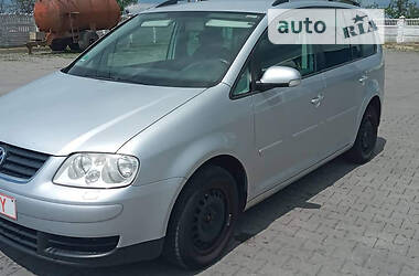 Минивэн Volkswagen Touran 2004 в Черновцах