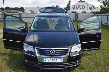 Минивэн Volkswagen Touran 2007 в Шацке