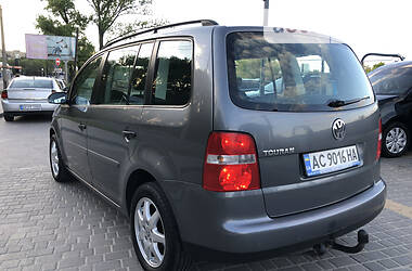 Минивэн Volkswagen Touran 2006 в Днепре
