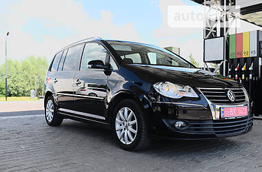 Универсал Volkswagen Touran 2008 в Дубно