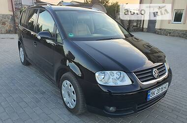 Минивэн Volkswagen Touran 2004 в Сарнах