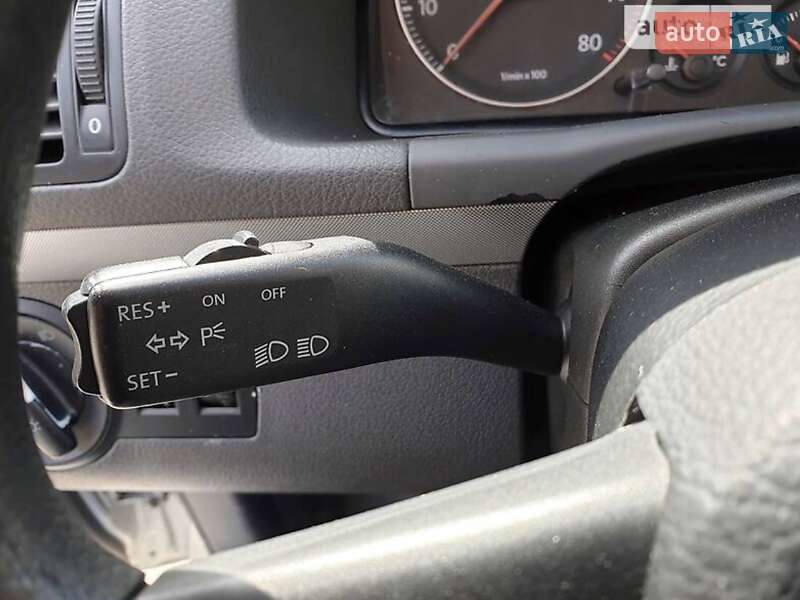 Мінівен Volkswagen Touran 2003 в Києві фото 10 Мінівен Volkswagen Touran 2003 в Києві