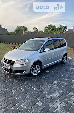 Минивэн Volkswagen Touran 2007 в Самборе