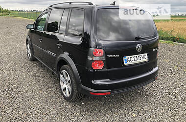 Минивэн Volkswagen Touran 2007 в Луцке