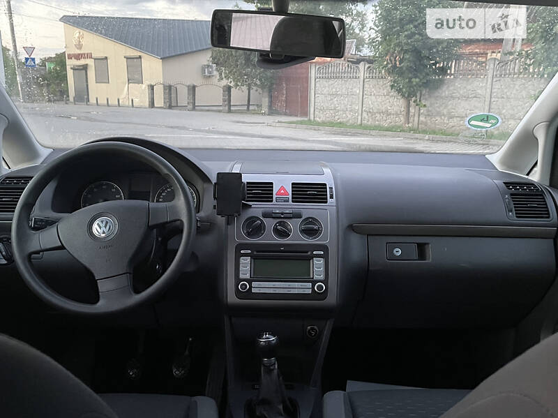 Минивэн Volkswagen Touran 2007 в Городке
