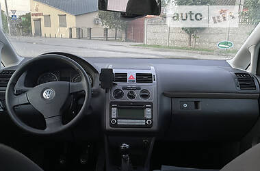 Минивэн Volkswagen Touran 2007 в Городке