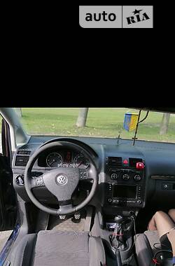 Минивэн Volkswagen Touran 2005 в Городке