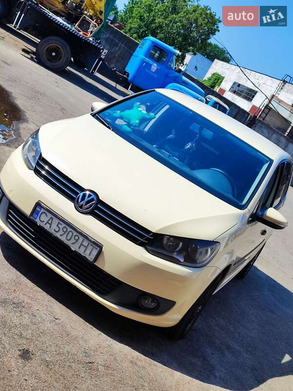 Микровэн Volkswagen Touran 2011 в Черкассах