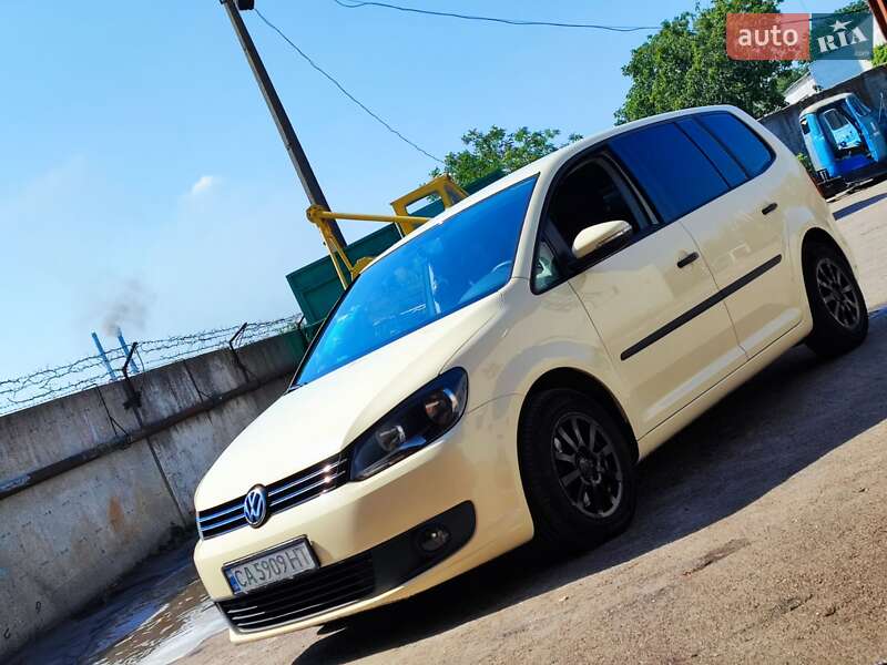 Микровэн Volkswagen Touran 2011 в Черкассах