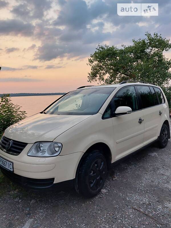 Универсал Volkswagen Touran 2006 в Запорожье