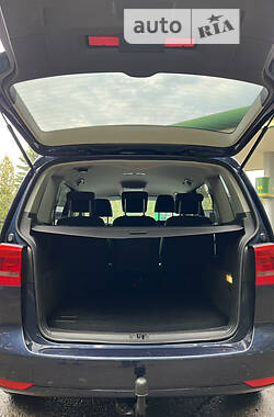 Минивэн Volkswagen Touran 2011 в Черновцах