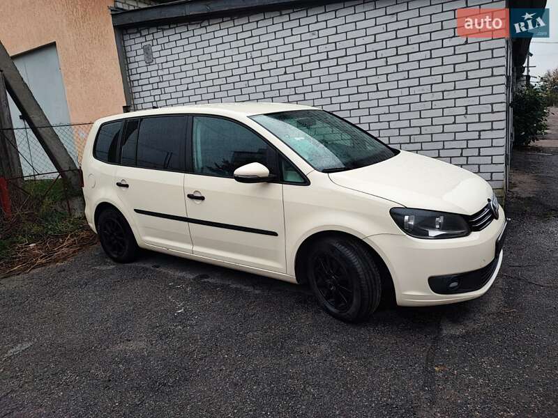 Микровэн Volkswagen Touran 2011 в Черкассах