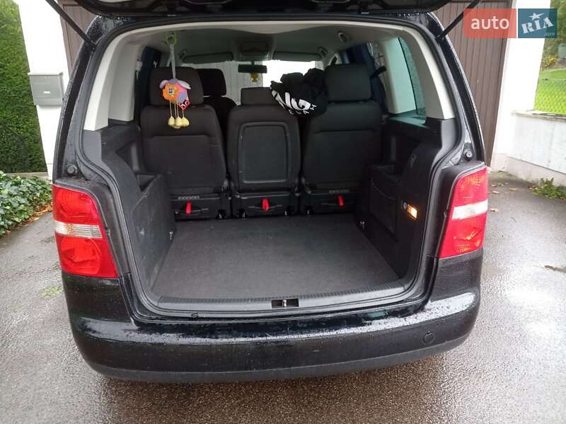 Мінівен Volkswagen Touran 2004 в Сарнах