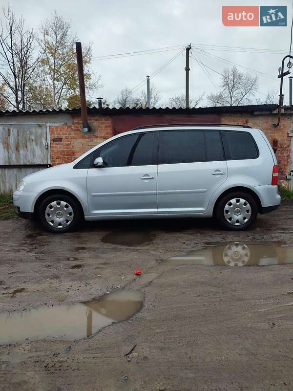 Минивэн Volkswagen Touran 2004 в Гадяче