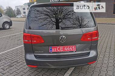 Мінівен Volkswagen Touran 2011 в Луцьку