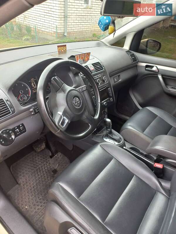 Универсал Volkswagen Touran 2013 в Луцке фото 4 Универсал Volkswagen Touran 2013 в Луцке