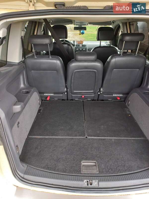 Универсал Volkswagen Touran 2013 в Луцке фото 8 Универсал Volkswagen Touran 2013 в Луцке