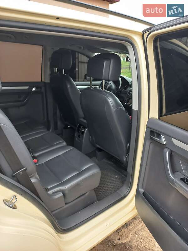 Универсал Volkswagen Touran 2013 в Луцке фото 12 Универсал Volkswagen Touran 2013 в Луцке