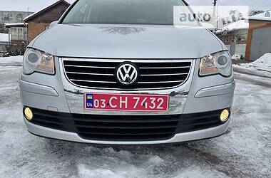 Минивэн Volkswagen Touran 2009 в Житомире