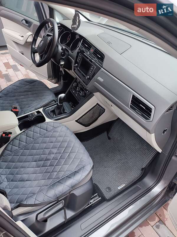 Мікровен Volkswagen Touran 2015 в Львові