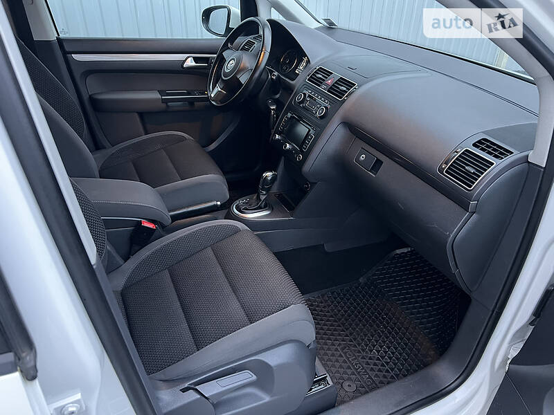 Минивэн Volkswagen Touran 2011 в Киеве