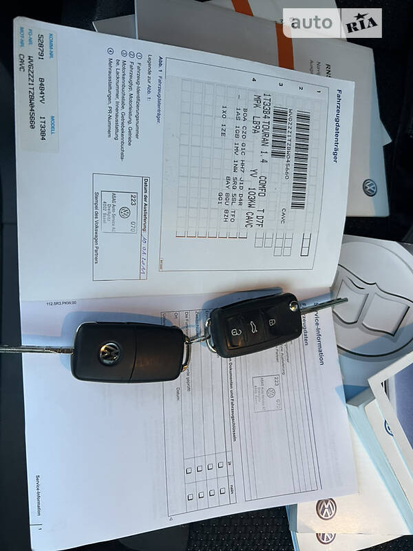 Минивэн Volkswagen Touran 2011 в Киеве