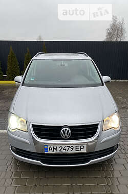 Универсал Volkswagen Touran 2007 в Коростене