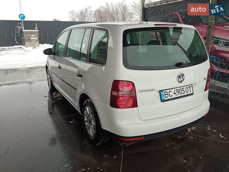 Минивэн Volkswagen Touran 2009 в Самборе