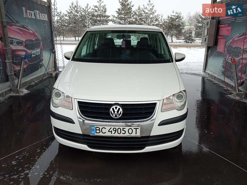 Минивэн Volkswagen Touran 2009 в Самборе