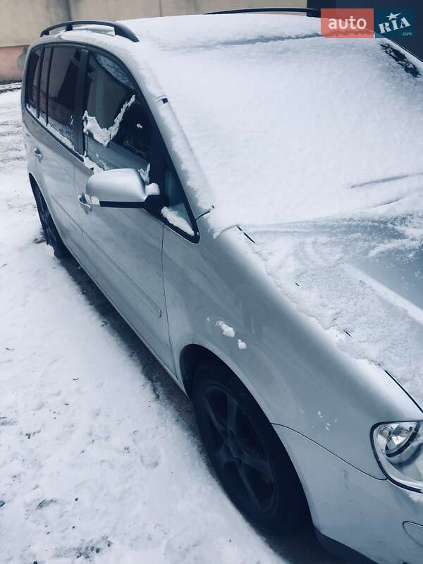 Минивэн Volkswagen Touran 2005 в Луцке