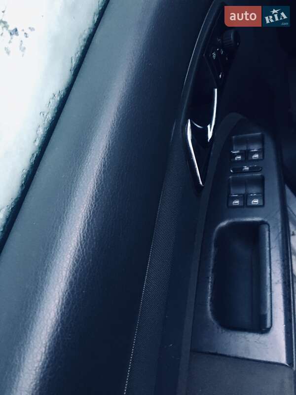 Минивэн Volkswagen Touran 2005 в Луцке