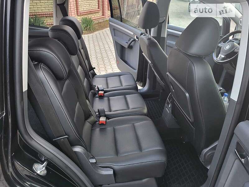 Микровэн Volkswagen Touran 2012 в Черновцах