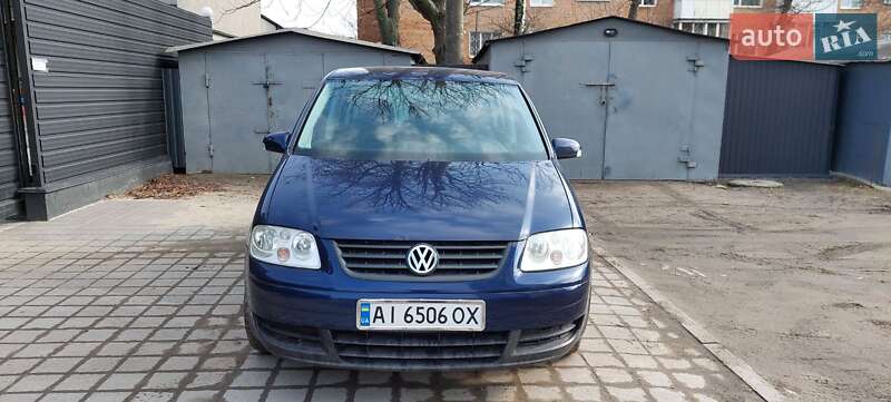 Минивэн Volkswagen Touran 2003 в 