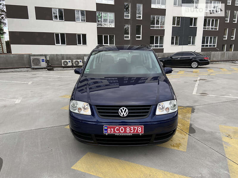 Минивэн Volkswagen Touran 2006 в Киеве