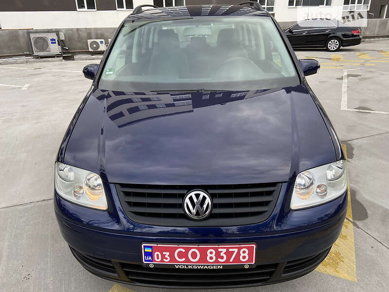 Минивэн Volkswagen Touran 2006 в Киеве