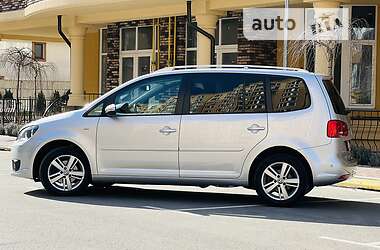 Микровэн Volkswagen Touran 2014 в Софиевской Борщаговке