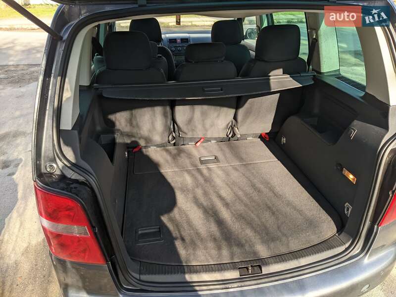 Минивэн Volkswagen Touran 2005 в Сквире