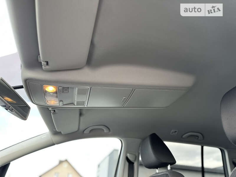 Мікровен Volkswagen Touran 2011 в Луцьку