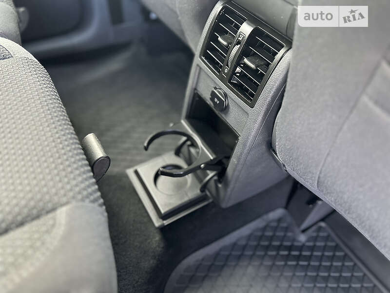 Мікровен Volkswagen Touran 2011 в Луцьку