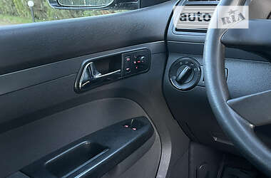 Минивэн Volkswagen Touran 2004 в Самборе