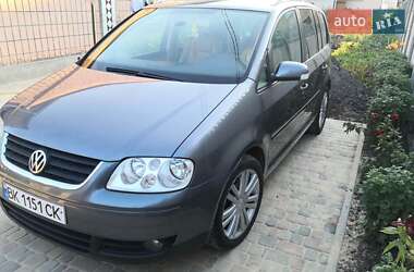 Минивэн Volkswagen Touran 2006 в Ровно