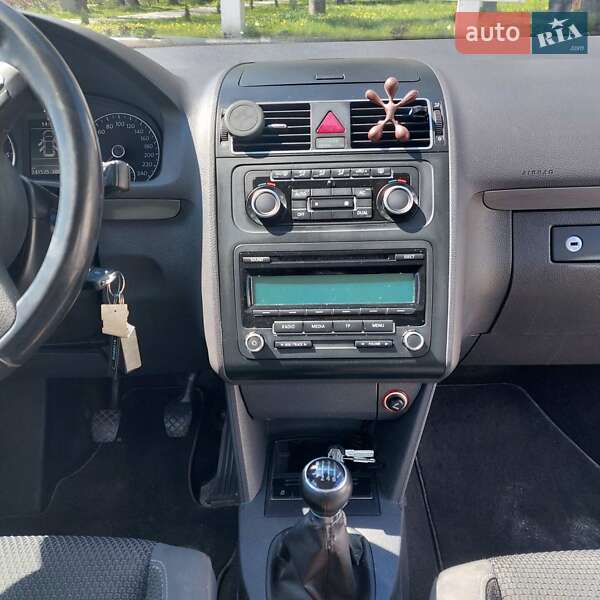 Микровэн Volkswagen Touran 2011 в Дрогобыче