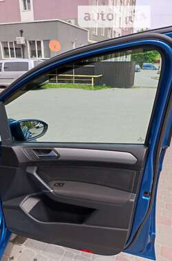 Микровэн Volkswagen Touran 2016 в 