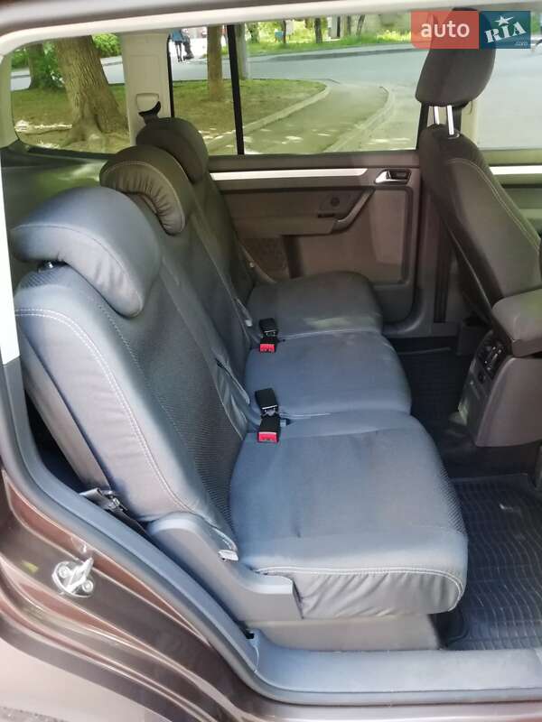 Микровэн Volkswagen Touran 2012 в Луцке